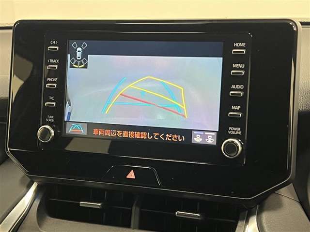 カラーバックガイドモニター！ハンドル切れ角に連動した予測線表示があり確認しやすい！