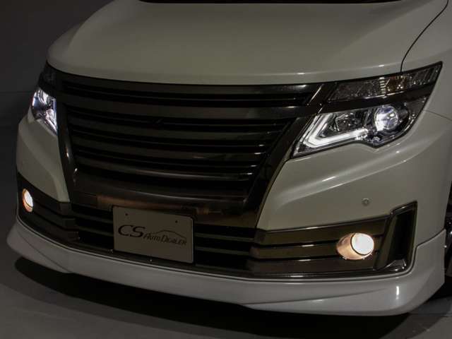 明るく、消費電力の少ない最先端のLEDヘッドライトを標準装備しております！