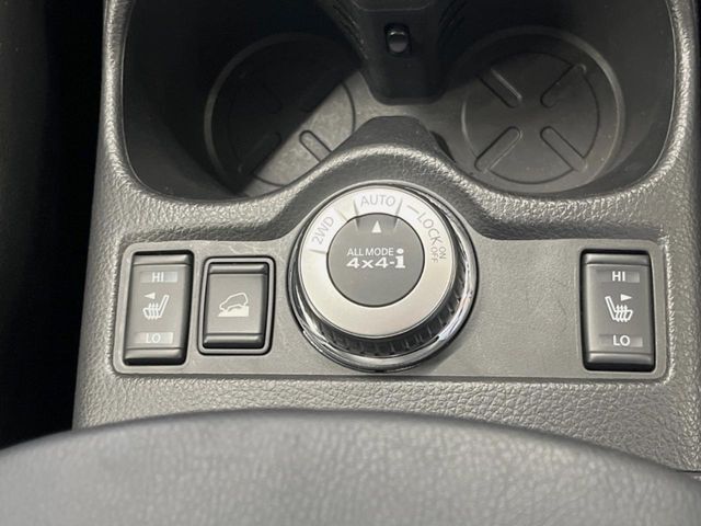 【オールモード4×4】2WD/4WDモードを手軽に切り替え可能。燃費重視の2WD、スタック時に役立つLOCK、AUTOモードでは4WDの配分を自動で調整し、路面状況を問わず安定した走りをサポート。