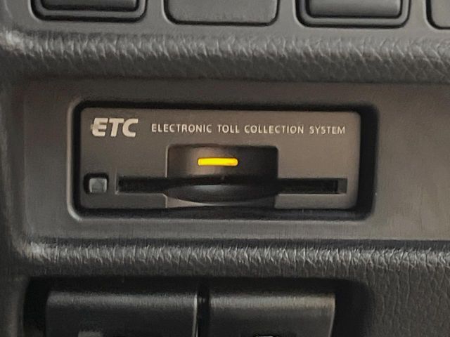 【ETC】高速道路の料金所をストレスなく通過！話題のスポットやサービスエリアに多い「スマートIC」利用時は必須のアイテムです。当店でセットアップを実施、ご納車当日からすぐにご利用いただけます！