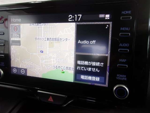 ディスプレイオーディオを装備。スマホとクルマをつなぐことで、これまでのナビに加えて、いろいろなサービスが楽しめます。AM/FMラジオ、Bluetooth、USB端子に対応しています！