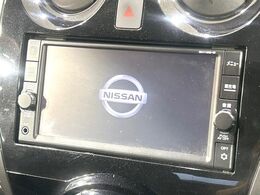 【純正ナビ】人気の純正ナビを装備。オーディオ機能も充実しており、Bluetooth接続すればお持ちのスマホやMP3プレイヤーの音楽を再生可能！毎日の運転がさらに楽しくなります！！