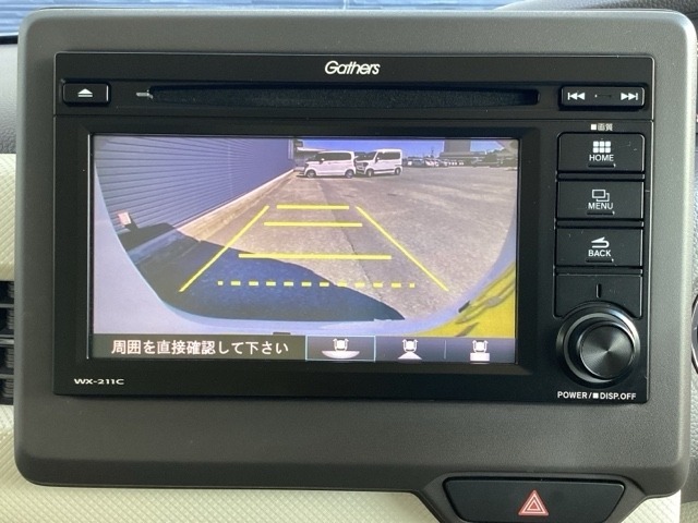 バックカメラも装備しております。車庫入れの苦手なお客様も安心！重宝してくれます！