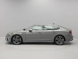 ダンピングコントロールSスポーツサスペンションが路面状況に応じて減衰力を最適化し、乗り心地と走行性能のバランスを実現