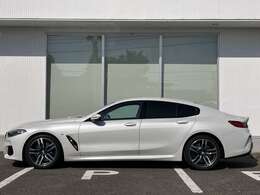 BMW Premium Selection 2年間走行距離無制限保証、安心もBMWクオリティ。BMWメカニックによる360度チェックの納車前点検。交換基準に達した部品があれば、BMW純正部品だけを使用し整備した後にお引渡しします。