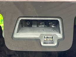 【スズキ　セーフティサポート】走行中に前方の車両等を認識し、衝突しそうな時は警報とブレーキで衝突回避と被害軽減をアシスト。より安全にドライブをお楽しみいただけます。