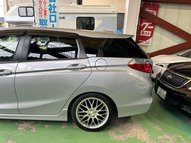 当社の展示車両は入庫した際に車両状態チェック、内外装ともに徹底クリーニングで気持ちの良い綺麗な状態での仕上がりを心がけております。