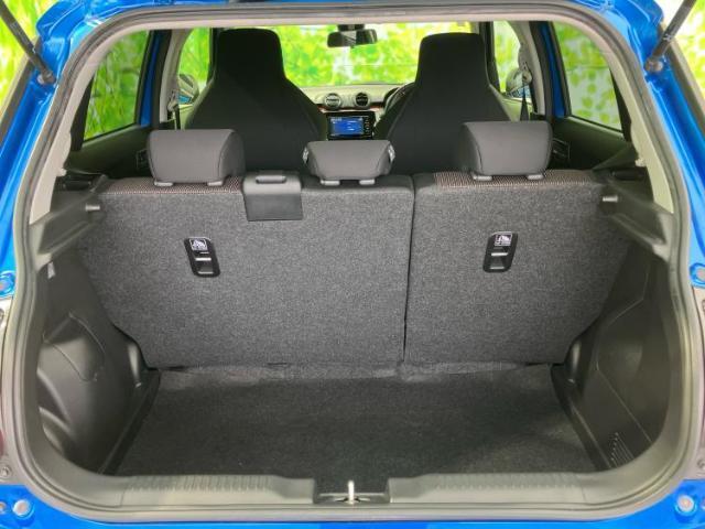 WECARS（ウィーカーズ）は全国250店舗展開！お客様が安心してカーライフをお楽しみいただけるよう社員一同心を込めてサポートいたします。
