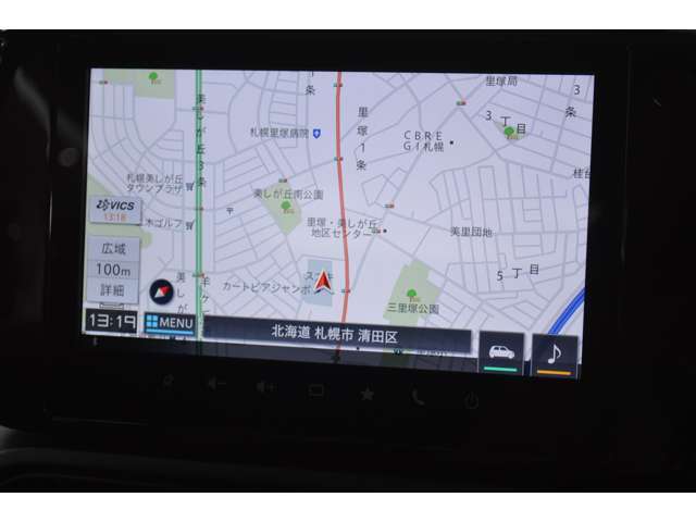 高解像度で操作しやすい9インチHDディスプレイを搭載。TV、DVD/CDはもちろん、HDMI入力にも対応し、ドライブレコーダーとの連携やスズキコネクトとの連携で、ドライブの楽しさや安心感を高めます。