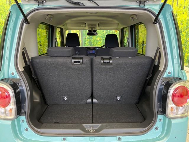 普段のお買い物や通勤、送迎等に十分な荷室スペースを確保しております。セカンドシートを倒すと、大きな荷物の積載も可能です♪
