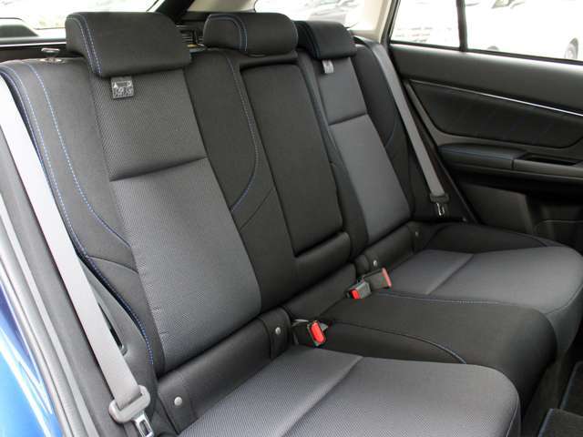 お車に合った保証をご用意しております！1年間、走行距離無制限保証！ディーラー保証継承！当店スタッフが細かくご説明をさせていただきます！延長保証も可能です！