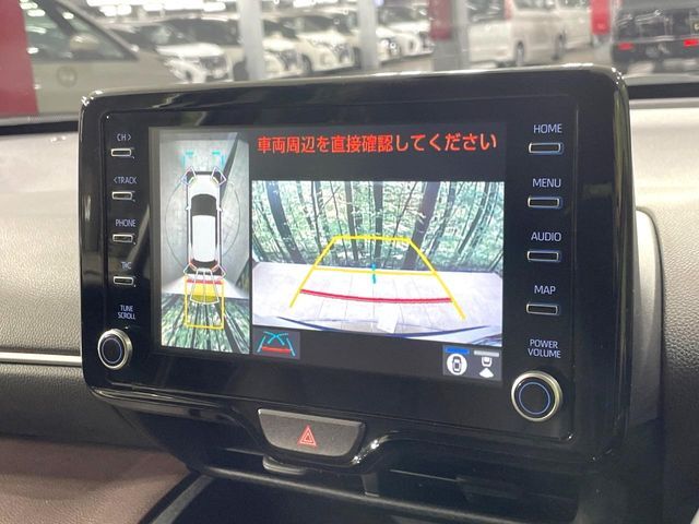 【パノラミックビューモニター】専用のカメラにより、上から見下ろしたような視点で360度クルマの周囲を確認することができます☆死角部分も確認しやすく、狭い場所での切り返しや駐車もスムーズに行えます。
