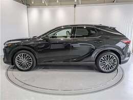 1年間の走行距離無制限のロングラン保証付きです。また、さらに安心をお求めの方には1年～2年の保証延長ができる（有償）もお選びいただけます。