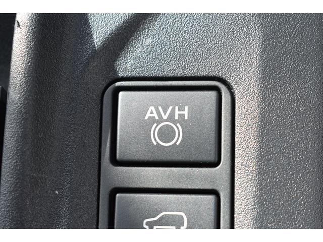 AVH(オートビークルホールド) 停車時、ブレーキペダルから足を離しても停止状態を維持。信号待ち、渋滞、坂道など日常のさまざまなシーンでドライバーの運転負担を軽減します。