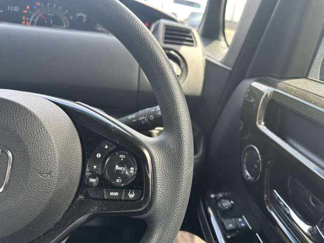 この度は、当店の車両をご覧頂きまして誠にありがとうございます。当店では、遠方ご登録・ご納車(別途費用要)や最長120回の分割お支払い(事前審査要)も承っております。ご不明な点は、お気軽にご相談下さいませ。