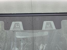 【スズキ　セーフティサポート】走行中に前方の車両等を認識し、衝突しそうな時は警報とブレーキで衝突回避と被害軽減をアシスト。より安全にドライブをお楽しみいただけます。