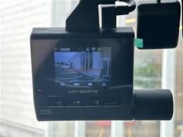 【ドライブレコーダー】映像・音声などの運転中の記録を残します。事故などを起こした起こされた時の証拠になりえますので、もしも時でも安心ですね。