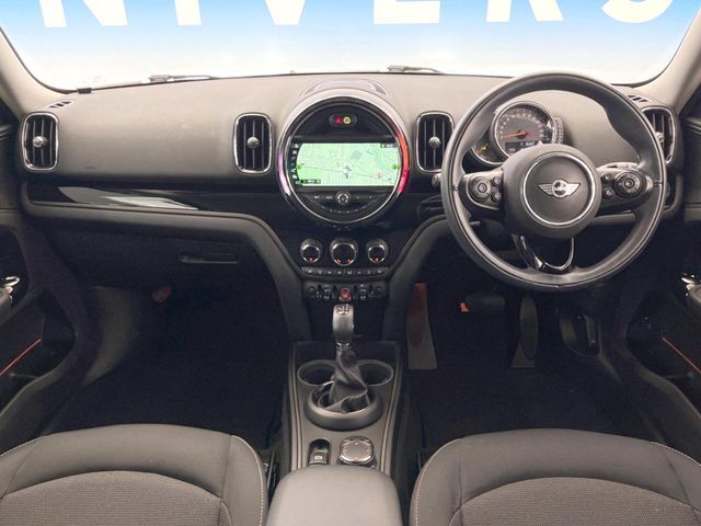 輸入車グループ総在庫数約2，000台！全国の系列店からメーカー・車種問わずご紹介出来るので、あなたにピッタリのお車が見つかるはずです♪まずはお問い合わせ下さい☆