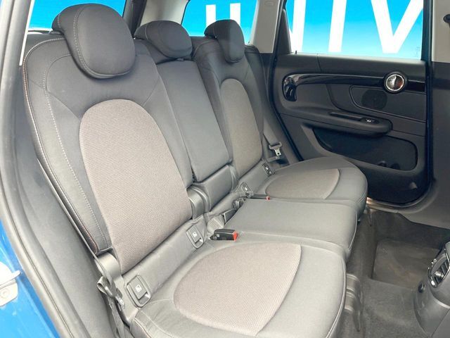 ●後部座席も気になるようなキズ・汚れやへたり等、大きなダメージはなく、良好な状態です。