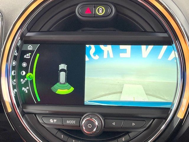 ●バックカメラ：便利な【バックカメラ】で安全確認もできます。駐車が苦手な方にもオススメな便利機能です。