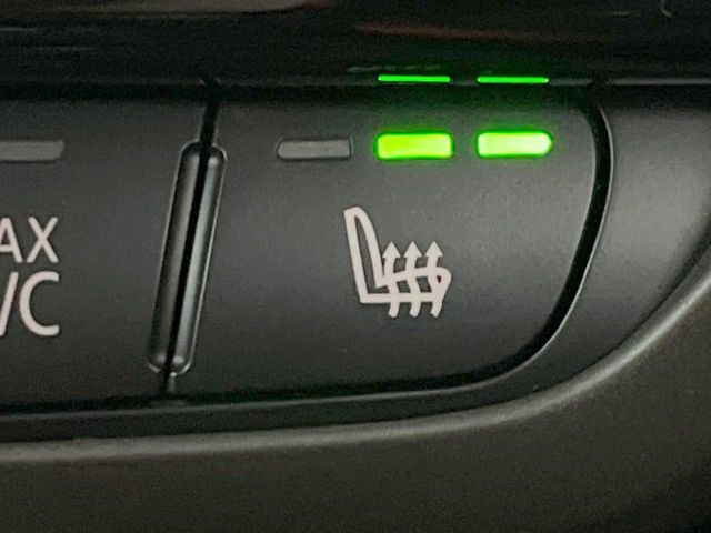 ●フロントシートヒーティング：運転席・助手席共に三段階で調節が可能なシートヒーターを装備しております。季節を問わず快適にご使用いただけます。