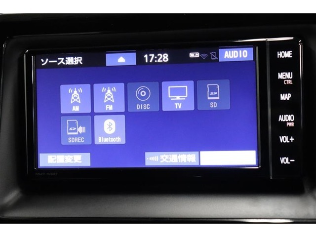 CD・DVD・SDオーディオ・Bluetoothオーディオ再生可能。SDカードへの音楽録音も可能。フルセグTV視聴可能。