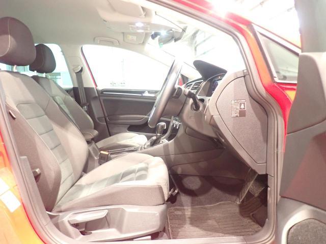 楽な姿勢で座ることが出来るので長時間の運転でも疲れにくいですし体もぶれにくいですよ。