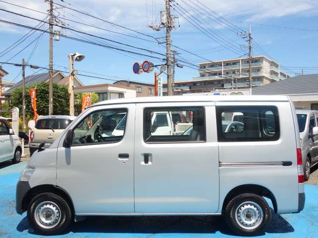 全車3ヶ月3，000kmの保証付き！また別途有料にて、国産車なら最長3年まで保証延長が可能です。保証内容や別途費用についてはスタッフまでお問い合わせください。