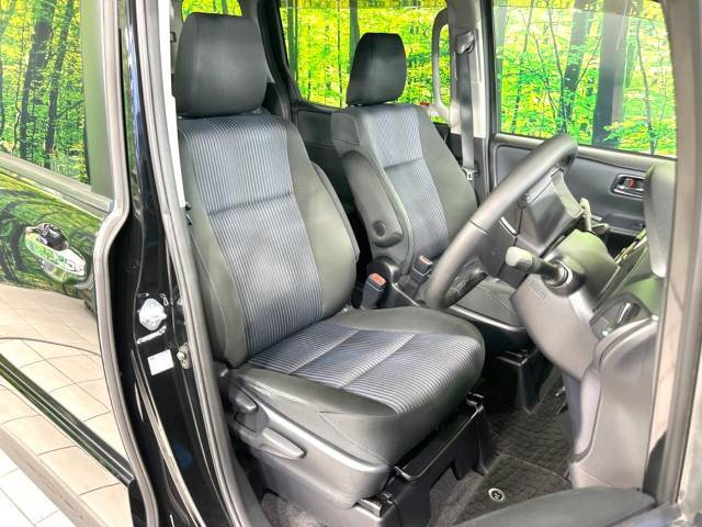 運転席シート廻りは使用感も少なく、良好な状態となっています。丁寧に使われていたことがよくわかりますね。