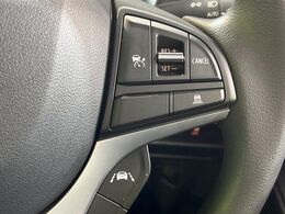 【アダプティブクルーズコントロール】高速道路での長距離走行が楽に！！自動で速度を保つクルーズコントロールが、衝突軽減システムと連携し、前方の車両を感知して車間を保つように速度調節してくれます！！