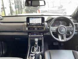 【インパネ全体】全方位で視界が広く、高い目線で運転もしやすいです！◆乗って触って体感してみてください！！当社車両は試乗可能です！お気軽にスタッフまでご相談ください！