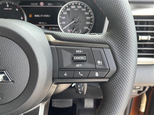 【運転席操作部】快適なドライブを楽しむための機能が装備されています！運転席から触れるので、使いやすいです！除菌プランいれていただくと、さらに清潔で安心していただけます！