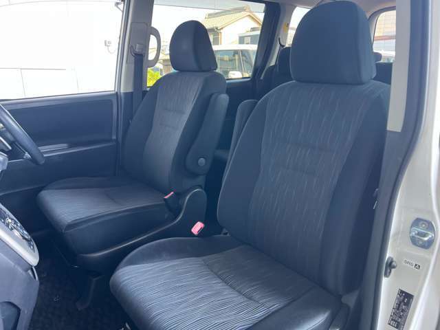 内装ルームクリーニング済みです。しっかりキレイにしておりますので、ぜひお確かめください。納車時にはもう一度キレイにいたしますよ！