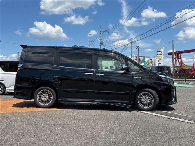 ■□■□■ 万が一のキズヘコミも迅速に対応いたします！！ 自社鈑金工場を持っているので、自社で修理いたします！！ 仲介料がかからないので安いんです！！ ■□■□■