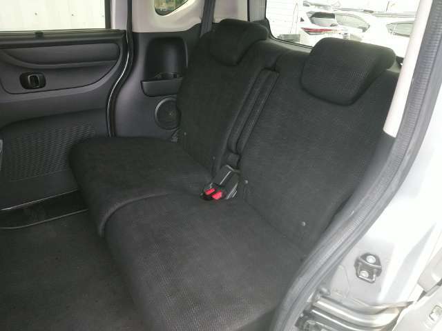 お客様に隅々まで見ていただけるよう展示車両は常に綺麗に仕上げております！お客様のご来店、スタッフ一同心よりお待ち申し上げます。