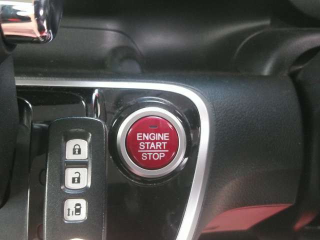 最長2年間・走行距離無制限の保証プラン！カーライフにあわせて豊富なプランをお選び下さい！遠方のお客様にはお近くのディーラー様でご対応可能！車検はもちろん、自動車保険、板金塗装、なんでもお任せ下さい！