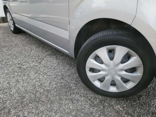 お好みのデザインのアルミホイールや、新品タイヤ、スタッドレスタイヤなどご希望の方はお知らせ下さい。車種に合わせたサイズをお調べしてご提案させて頂きます。