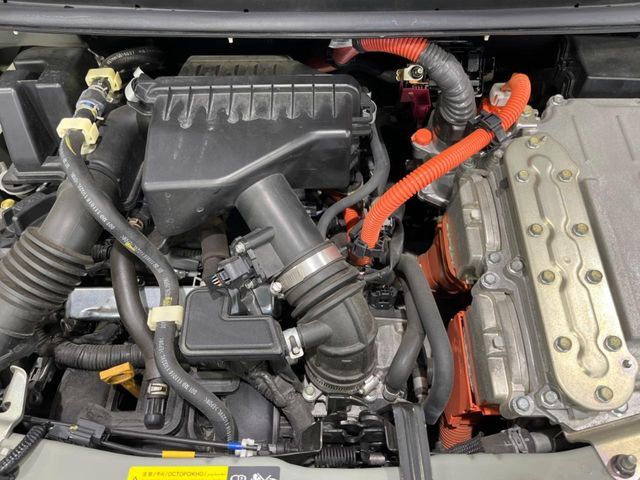 親切・丁寧な専門メカニックスタッフが応対！・車検・点検整備・事故等の修理などアフターサービスも安心。お車のカスタマイズもネクステージのサービススタッフまでご相談ください！