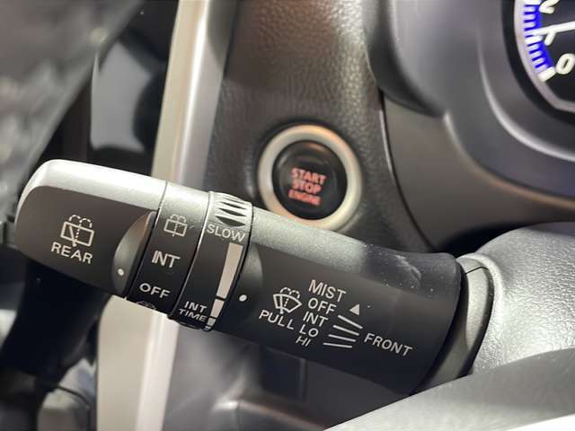 店舗にて現車の確認もいただけますので、お電話で在庫のご確認の上是非ご来店くださいませ。