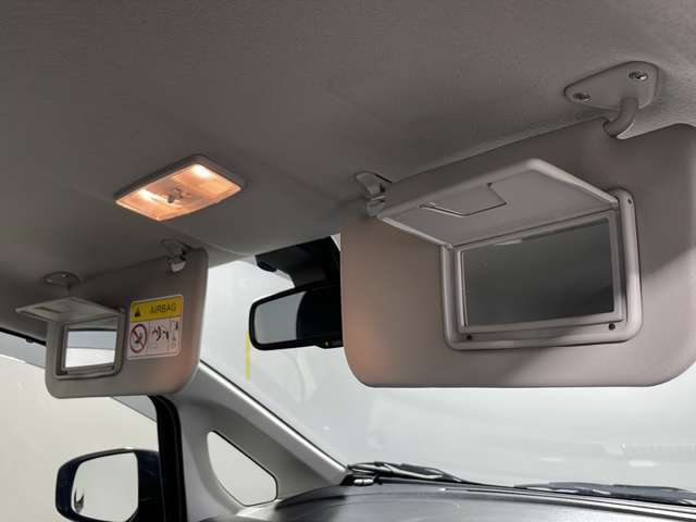 店舗にて現車の確認もいただけますので、お電話で在庫のご確認の上是非ご来店くださいませ。
