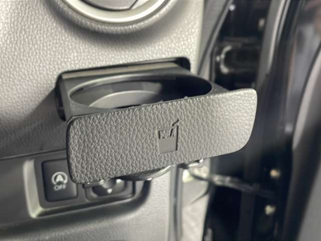 店舗にて現車の確認もいただけますので、お電話で在庫のご確認の上是非ご来店くださいませ。