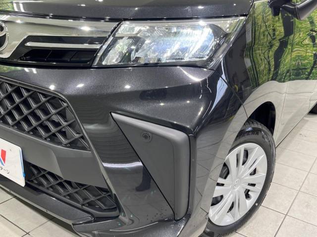 【LEDヘッドライト】悪天候や夜間走行時も良好な視界を確保し安心して運転できる高輝度LEDヘッドライトを装備！点灯速度が早く、消費電力も抑えられています。