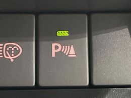 【クリアランスソナー】バンパーに付いたセンサーが障害物を検知！一定の距離に近づくとアラートで教えてくれます♪狭い駐車スペースや車庫入れ時も安心ですね☆