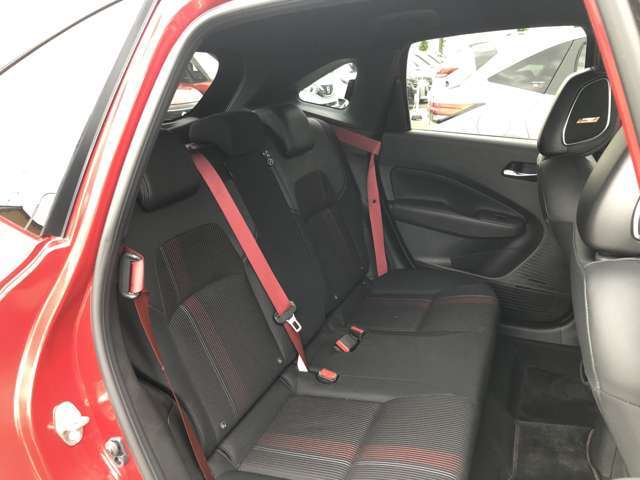 ご成約後はおクルマにより法定点検・車検整備に加え、既定の消耗品を交換してお渡しいたしますのでご安心頂けるかと思います。