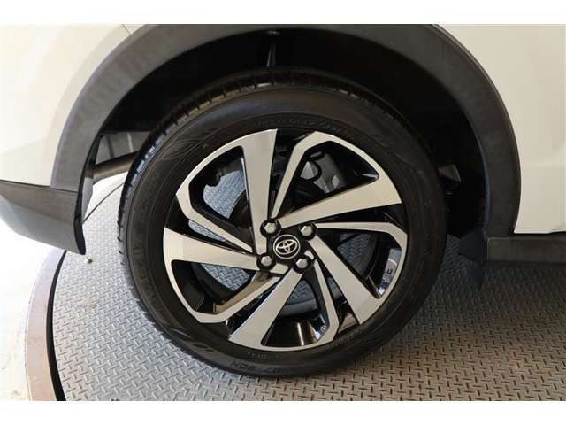 純正アルミホイール【タイヤサイズ195/60R17】