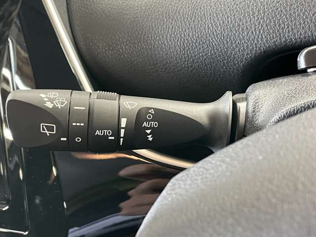 運転席周りに大きな傷、汚れ、へたりなどなく良質な状態です！