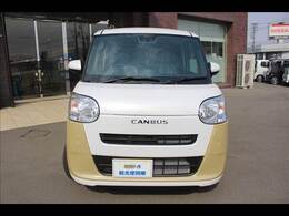 広い展示場には目移りしちゃうくらい軽・届出済未使用車が展示されてます