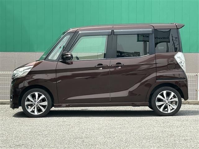 【左サイド】店舗にて現車の確認もいただけますので、お電話で在庫のご確認の上是非ご来店くださいませ！！！