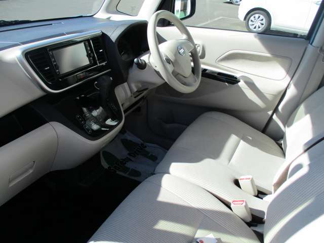 気になる点や不明な点がございましたらお気軽にお問い合わせください。車に詳しくない方でも分かりやすく説明させていただきます。