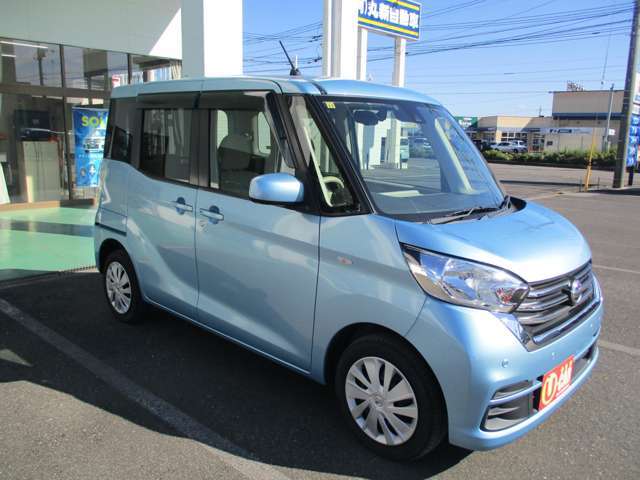 関東運輸局指定工場・民間車検場を敷地内に完備、アフターサービスもお任せください。板金や修理まで、経験豊かな従業員がしっかりと対応させていただきます。